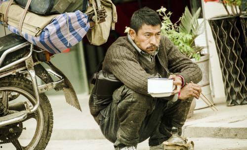 娱乐吃瓜酱农民工,揭秘农民工背后的故事